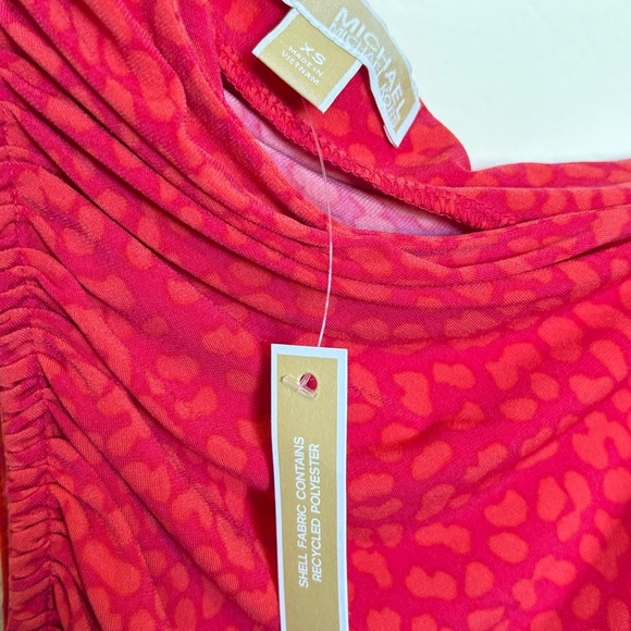 NWT Michael Kors Woman’s XS Red One-Shoulder Tank with Gold Chain Strap - Picture 4 of 11